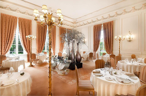 chateau-de-rochecotte-france-dining