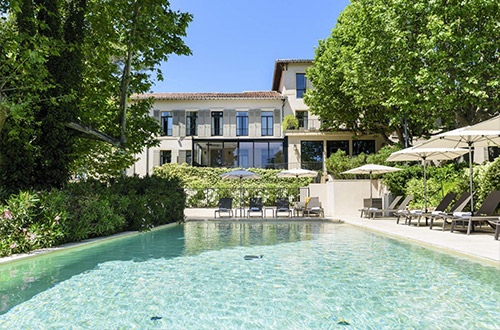 les-lodges-sainte-victoire-france-pool