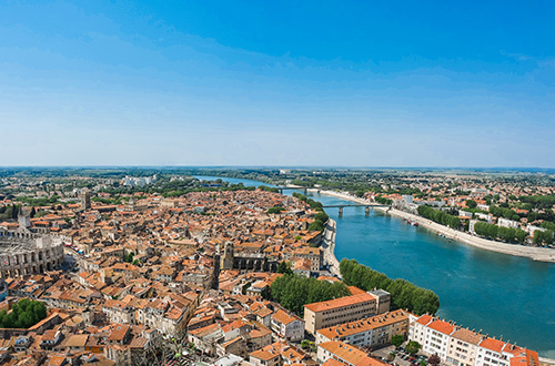 provence-arles-france-town