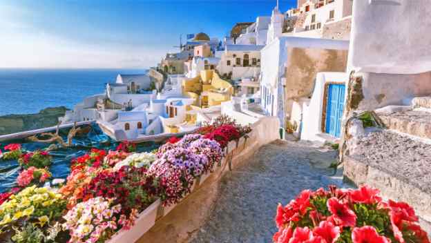 cycladic-villages-oia-santorini-greece-europe