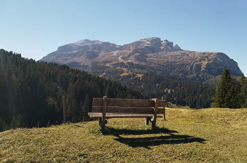 dolomites-mountain-view-italy