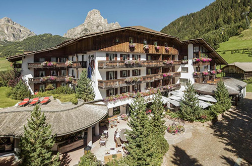 hotel-la-perla-corvara-in-badia-exterior