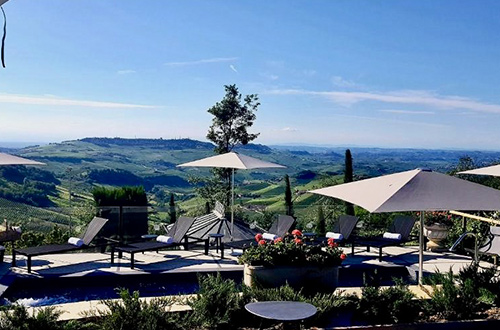 la-ribezza-boutique-hotel-monforte-d-alba-italy-sun-beds