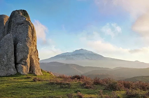 argimusco-mountain-peak