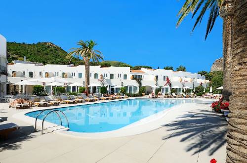 le-calette-hotel-outdoor-pool-sicily-italy