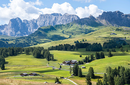 alpe-di-siusi-dolomites-italy