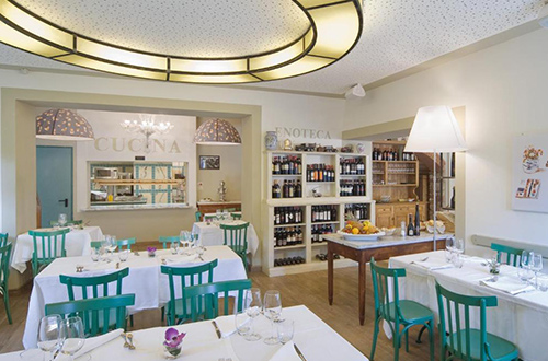 bagno-vignoni-siena-tuscany-italy-dining