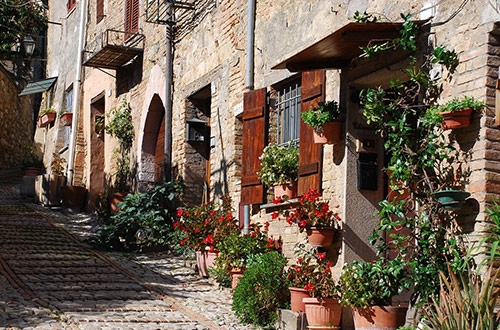 italy-old-town-wall