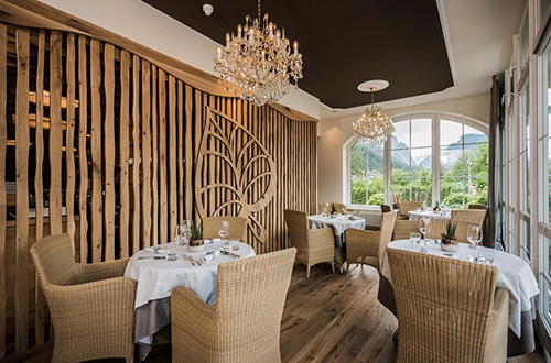 park-hotel-bellevue-dobbiaco-italy-dining-restaraunt