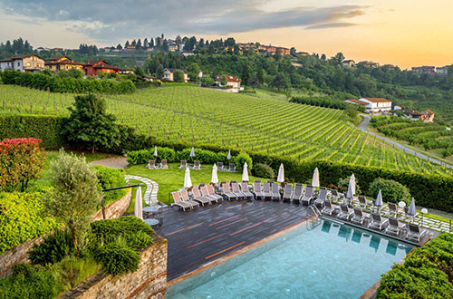 relais-villa-damelia-benevello-piedmont-italy-pool