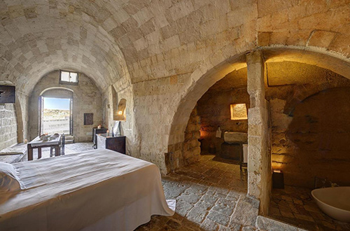 sextantio-le-grotte-della-civita-room-view