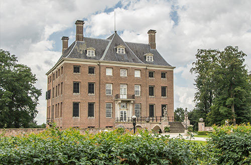 castle-amerongen-netherlands