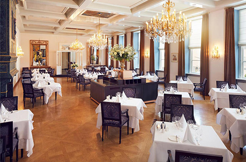 grand-hotel-karel-v-utrecht-netherlands-dining-area