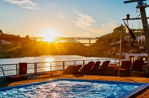 awawaterways-amavida-cruise-ship-vessel-spain-europe-pool-deck-sunset