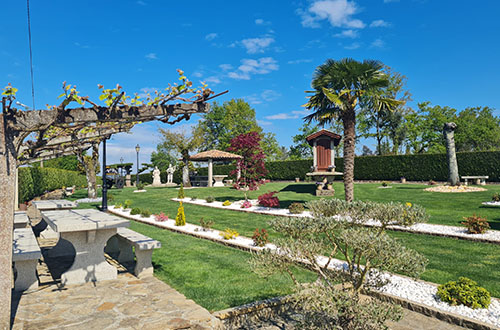 casa-de-los-somoza-garden-grounds