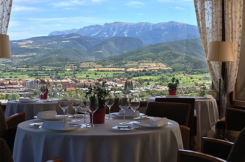 el-castell-de-ciutat-la-seu-d-urgell-spain-views