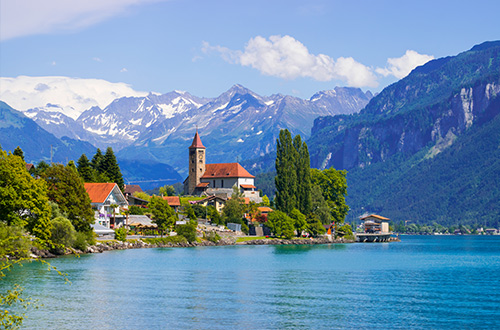 brienz-town-lake-brienz-interlaken-switzerland