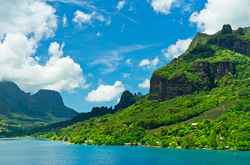 moorea-islands-cooks-bay