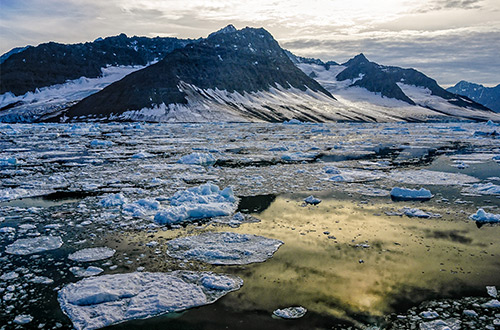 sermersooq-region-greenland-mountain-glaciers