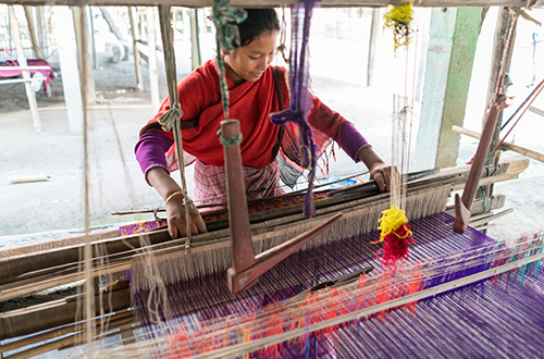 gamusa-handloom-weaving