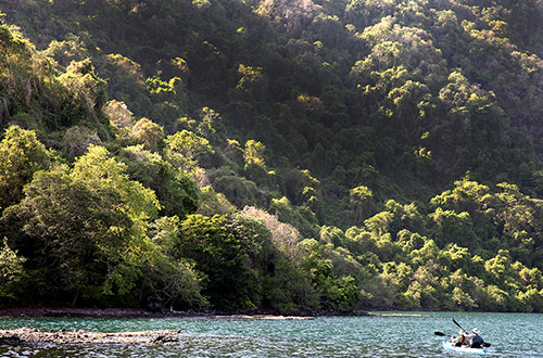 spice-island-indonesia-excursions-kayaking