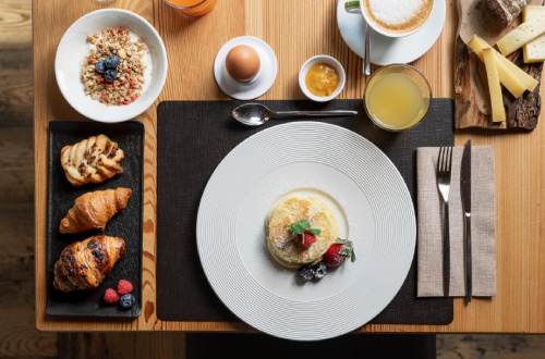 Alpen-Hotel-Chalet-Breakfast