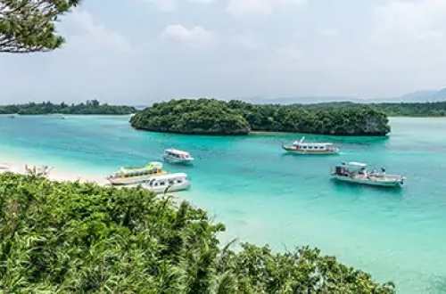 ishigaki-okinawa-waters-with-boat-japan