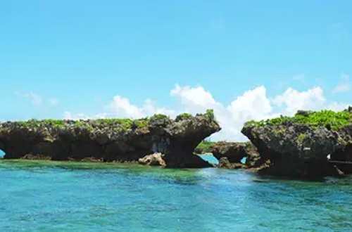 kumejima-rock-formation-japan