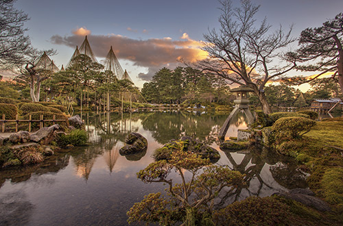 kenrokuen-kotoji-toro-lantern-kanazawa-ishikawa-japan