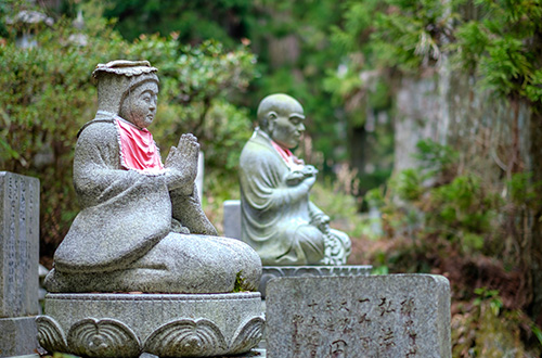 sekishoin-temple-koya-san-japan-statue