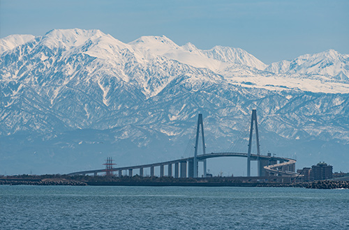 shinminato-bridge-imizu-japan-toyama-bay