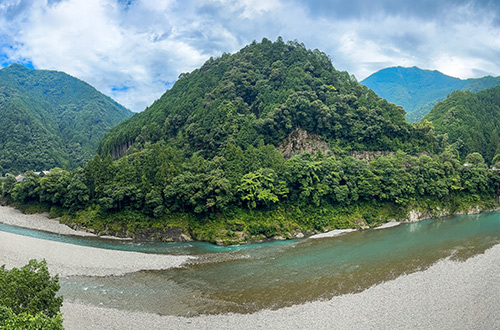 yunomine-onsen-kii-mountains-wakayama-japan