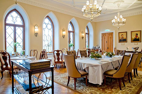 schloss-fall-keila-joa-dining