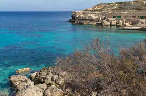 turquoise-sea-azurre-gozo-malta