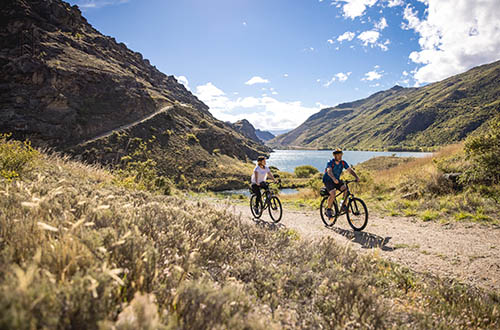 lake-dunstan-central-otago-view