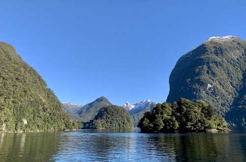 Doubtful-Sound-new-zealand-surrounds