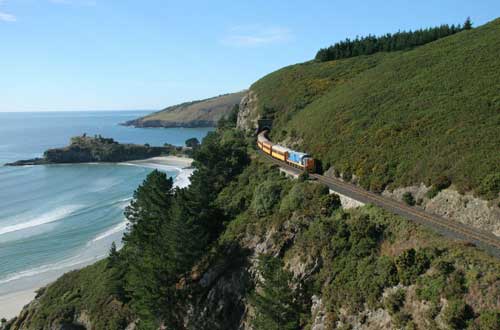 taierj-river-gorge-new-zealand-train