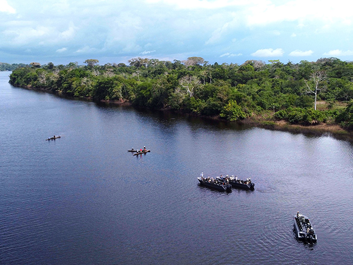 amazon-river-skiff-to-excursion-aerial