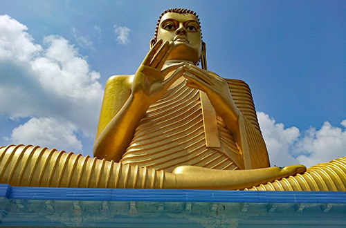 golden-buddha-statue-dambulla-sri-lanka
