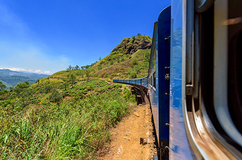 train-in-sri-lanka