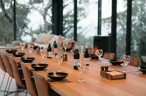 crescent-lodge-dining-area