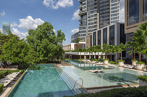 four-seasons-hotel-bangkok-chao-phraya-river-thailand-pool