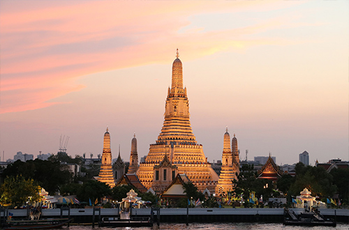 thailand-explorer-wat-arun-temple-of-dawn-bangkok-thailand