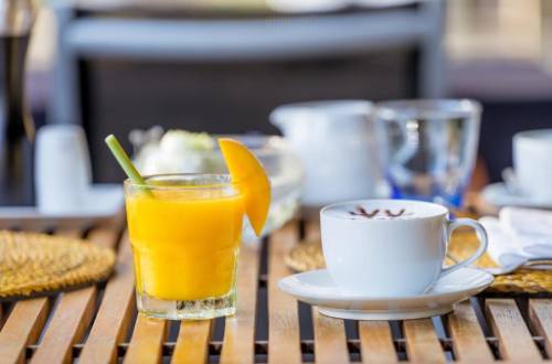 twin-palms-breakfast-phuket-thailand