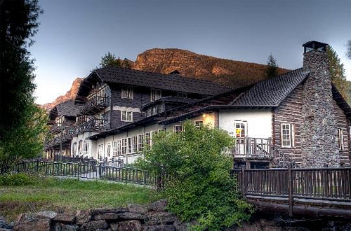 lake-mcdonald-lodge-montana-usa