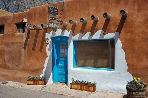 sante-fe-new-mexico-usa-adobe-houses