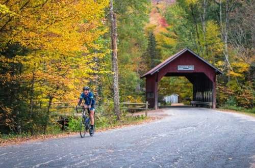 stowe-vermont-usa-biker-road