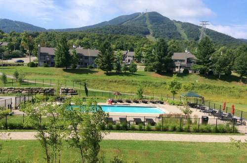 jay-peak-resort-pool-vermont-usa