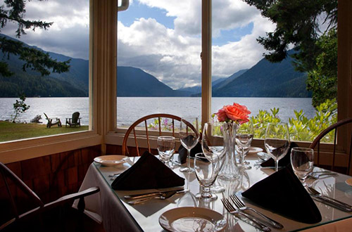 crescent-lodge-national-park-dining-room