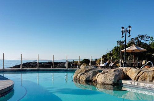 oak-bay-beach-hotel-pool